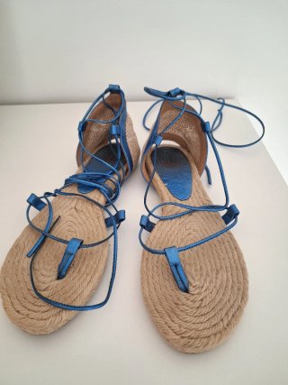 Sandalias Castañer Beige y Azul