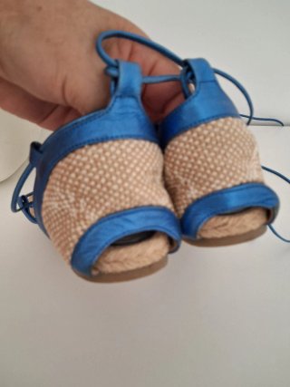 Sandalias Castañer Beige y Azul