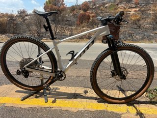 Scott Scale 930 Talla M, año 2025