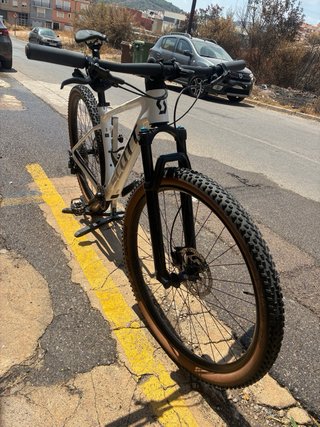 Scott Scale 930 Talla M, año 2025