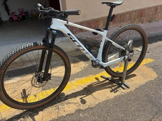 Scott Scale 930 Talla M, año 2025