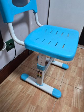 Tavolo e Sedia da Scrivania Regolabili per Bambini