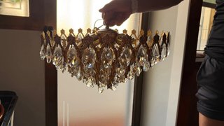Lámpara de araña de cristal dorada