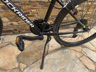 Bicicleta Rockrider ST 500 con accesorios