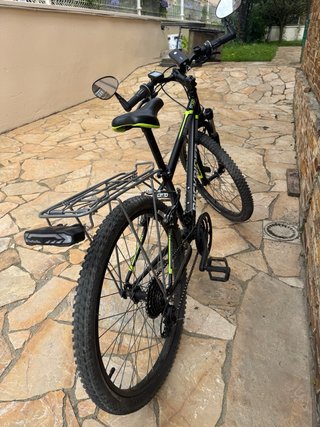Bicicleta Rockrider ST 500 con accesorios