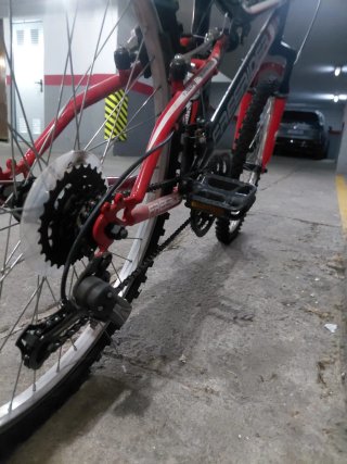 Bicicleta Montaña Freerider Negra y Roja