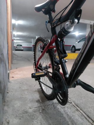 Bicicleta Montaña Freerider Negra y Roja