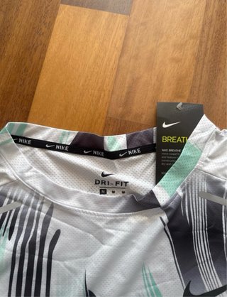 Completo Nike sportivo M bianco e nero