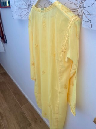 Copricostume giallo con  ricami e paillettes