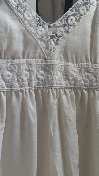 Vestito bianco con pizzo