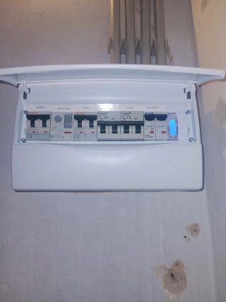 Instalaciones y reparaciones eléctricas