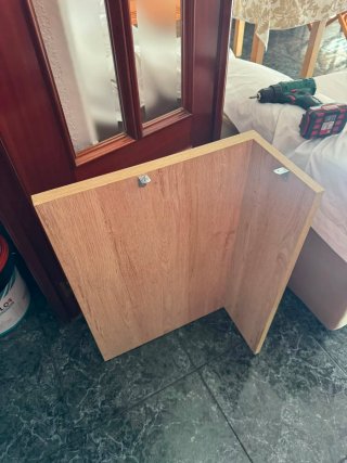 Escritorio esquinero con cajonera y mesa de centro