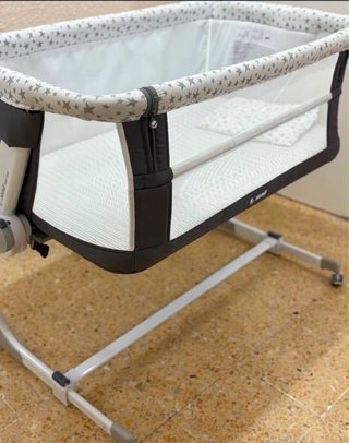 Cuna de bebé colecho gris estrellas
