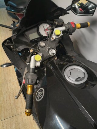 Yamaha YZF 125R Negra