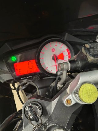 Yamaha YZF 125R Negra