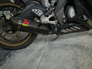 Yamaha YZF 125R Negra