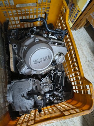 Yamaha YZF 125R Negra