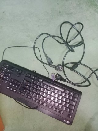 OFERTA OFERTA: Lote 2 PCs + Teclado Acer + Cables