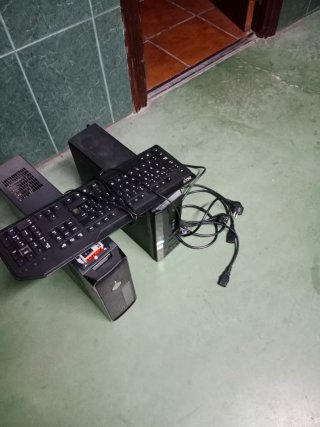 OFERTA OFERTA: Lote 2 PCs + Teclado Acer + Cables