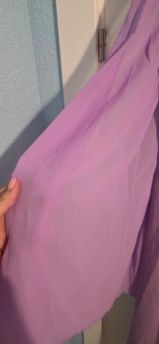 Vestido lila asimétrico