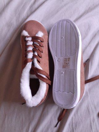 Zapatos marrones y blancos con forro