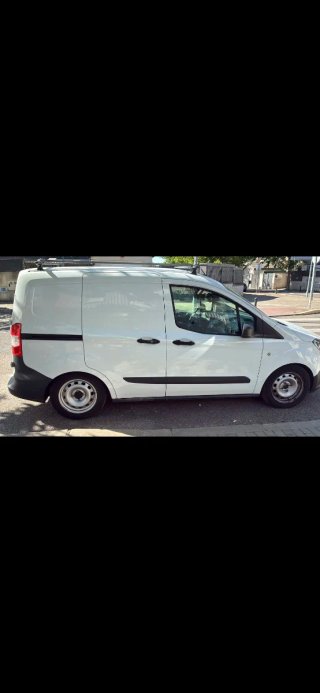 Ford Transit Courier 2015