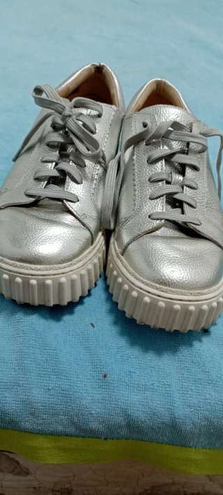 Bambas Clarks plateadas talla 41