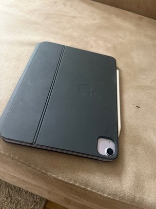iPad Air + Apple Pencil + Magic Keyboard