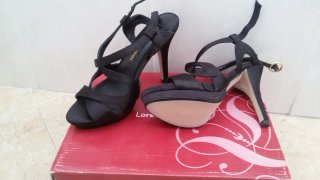 Sandalias tacón Lorena Carreras Talla 35