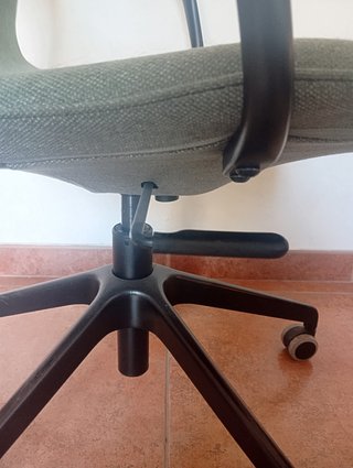 Silla Ikea Langfjall con reposabrazos