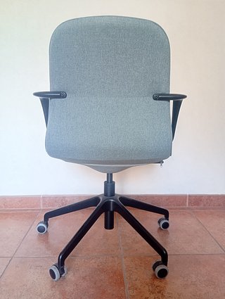 Silla Ikea Langfjall con reposabrazos