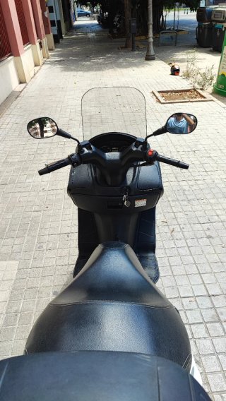 Suzuki Burgman 125cc Maxi Scooter