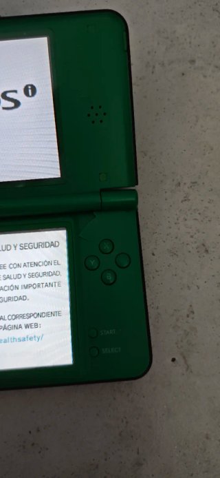 Nintendo DSi XL Verde + Cargador + Funda