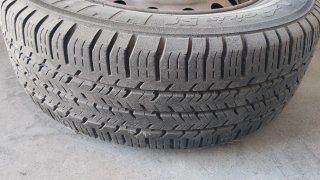 2 Neumáticos 215/65/15C