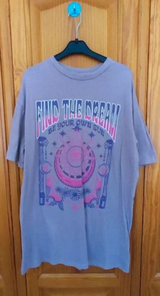 Camiseta oversize Find the Dream