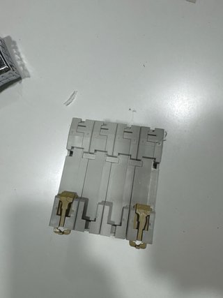 Interruptor Magnetotérmico Tetrapolar Merlin Gerin