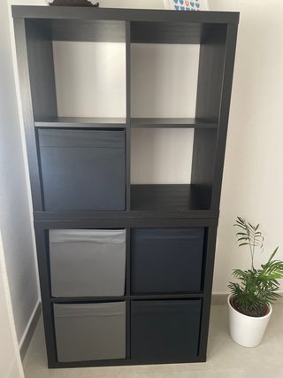 Estantería KALLAX IKEA 77x77cm 4 huecos. HAY DOS