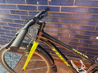 Bicicleta infantil Trek Wahoo 24 8 velocidades
