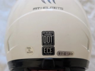 Casco MT blanco niño homologado