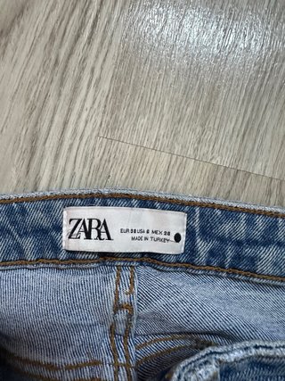 Pantalón vaquero Zara azul