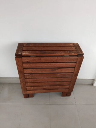 Mesa de terraza de madera plegable