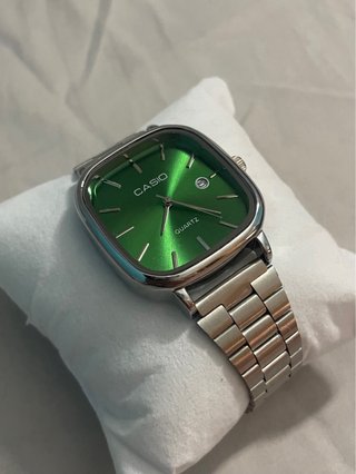 Reloj Casio Vintage Plateado y Verde