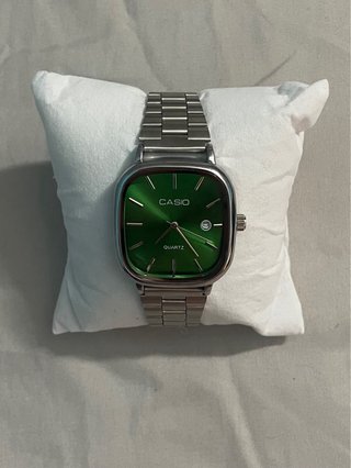 Reloj Casio Vintage Plateado y Verde
