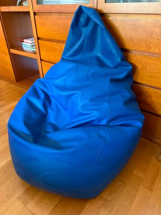 Puf azul de polipiel