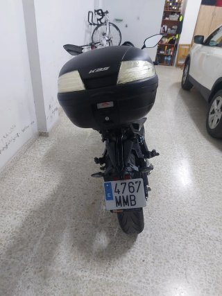 CFMOTO 650NK Negra y Plateada