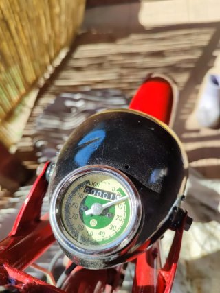 Moto Gucci Zigolo Roja