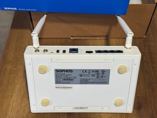 Router Firewall Sophos XG105w