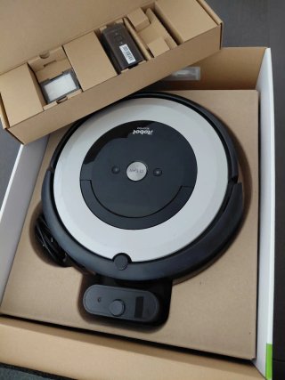 iROBOT Roomba e5 WiFi, con batería y accesorios