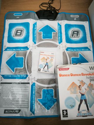 Wii Dance Dance Revolution Hottest Party 2 + Mat