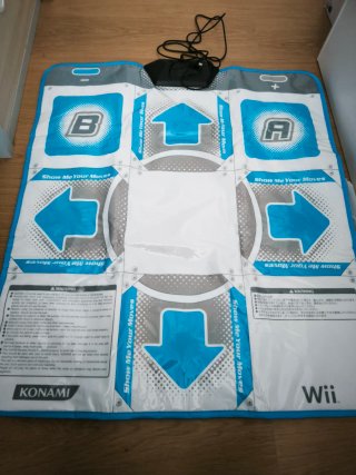 Wii Dance Dance Revolution Hottest Party 2 + Mat